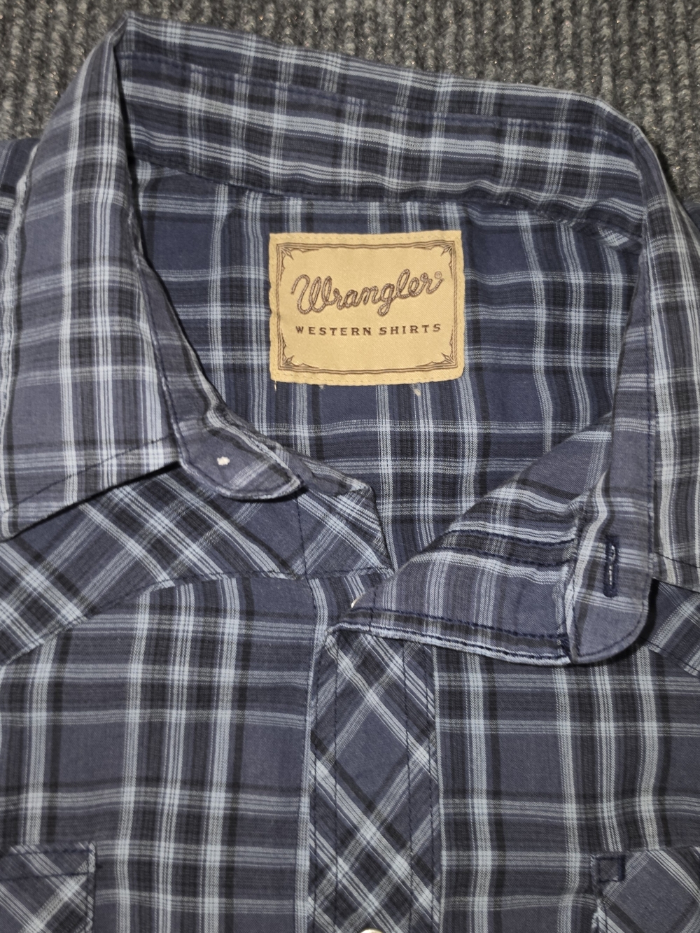 Wrangler Navy and Light Blue Plaid Short-Sleeve Pearl Snap Shirt - Picture 3 of 4